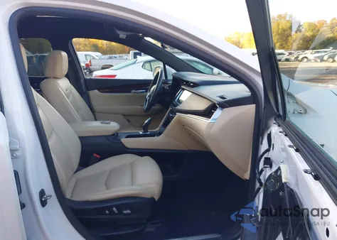 2017 Cadillac Xt5 Luxury z USA, uszkodzony, nr VIN 1GYKNBRS5HZ245761